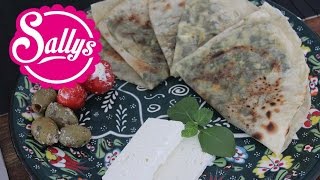 Gözleme mit Spinat und Schafskäsefüllung selber machen  türkische Spezialität  auch vegan möglich [upl. by Refannej]