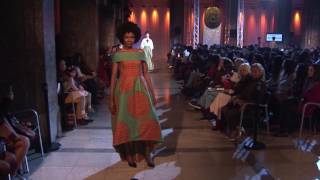 Desfile MeWe Paris  Moda África 2017 [upl. by Natye]