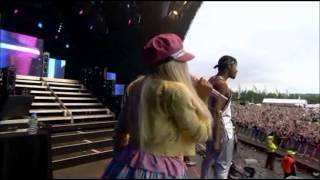 Nicki Minaj  Pound the Alarm T in the Park 2012 [upl. by Mairym]