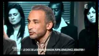 Toute la table contre lui Mais tout le monde est remit à ça place TARIQ RAMADAN [upl. by Yenittirb317]