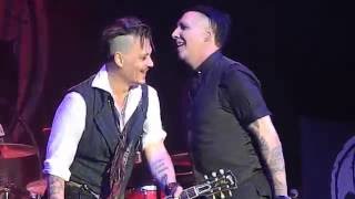 Hollywood Vampires featuring Marilyn Manson quot Im Eighteenquot 7142016 Rock Fest [upl. by Vassell668]