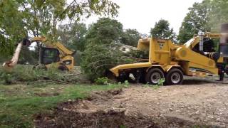 Vermeer WC2300XL Whole Tree Chipper  1 [upl. by Leventhal]